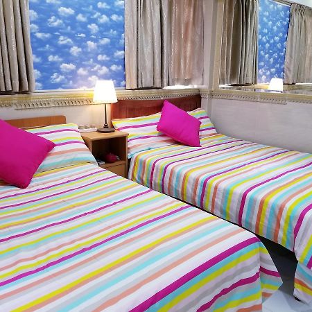 Longwin Hostel Hong Kong Bagian luar foto